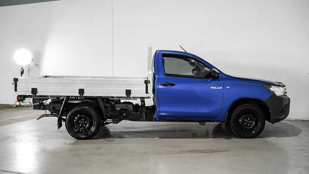 Toyota Hilux image 3