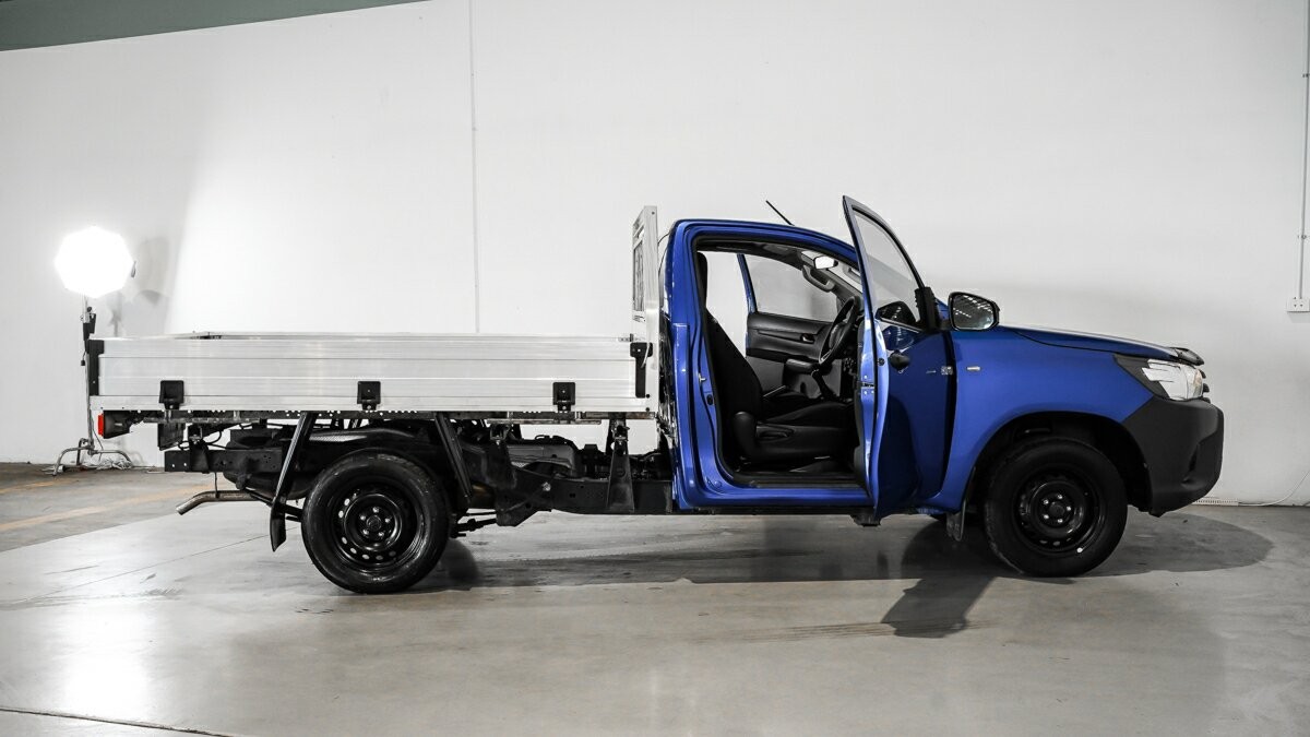 Toyota Hilux image 4