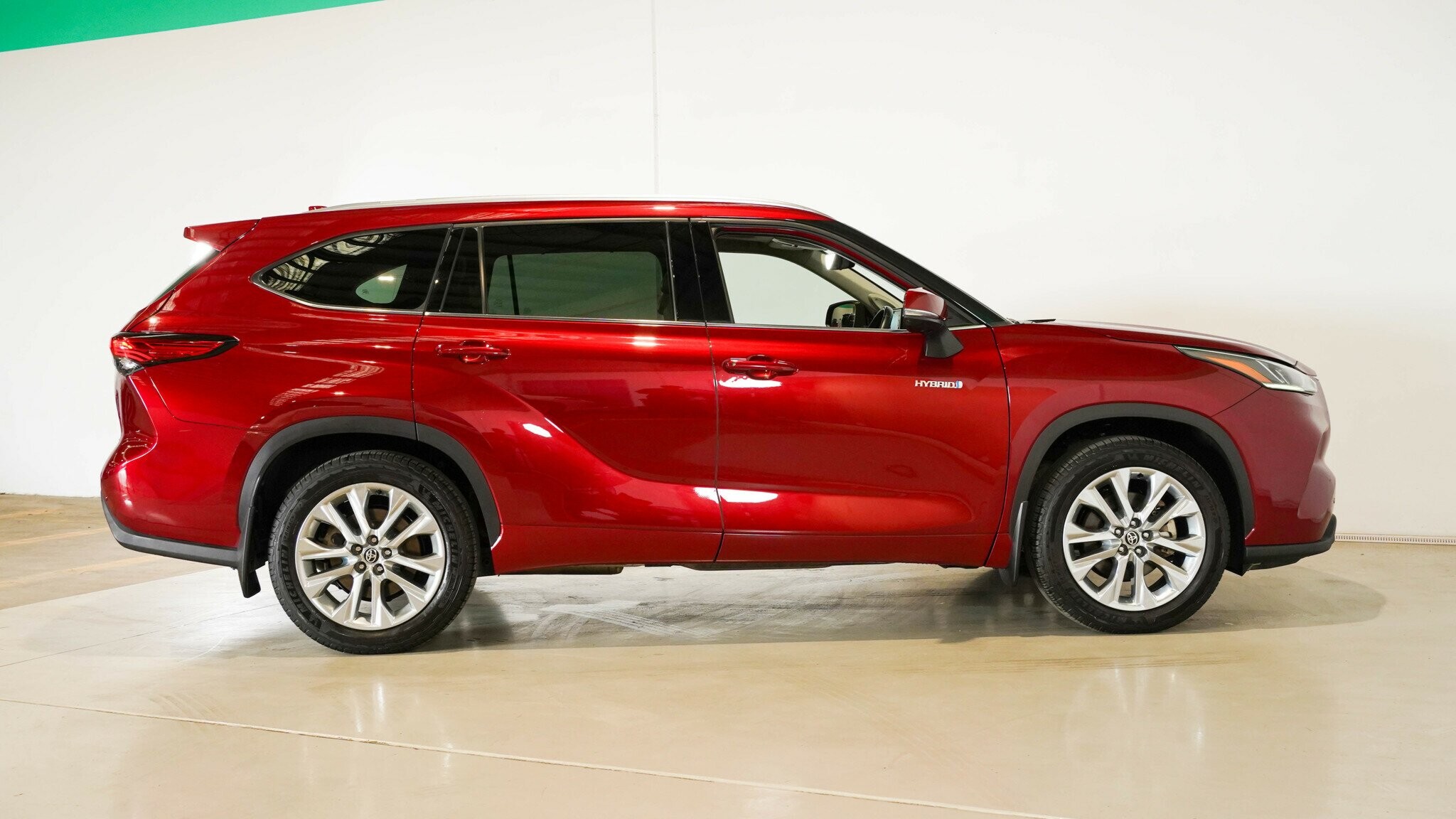 Toyota Kluger image 3