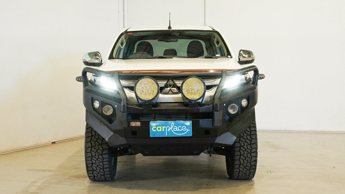 Mitsubishi Triton image 2