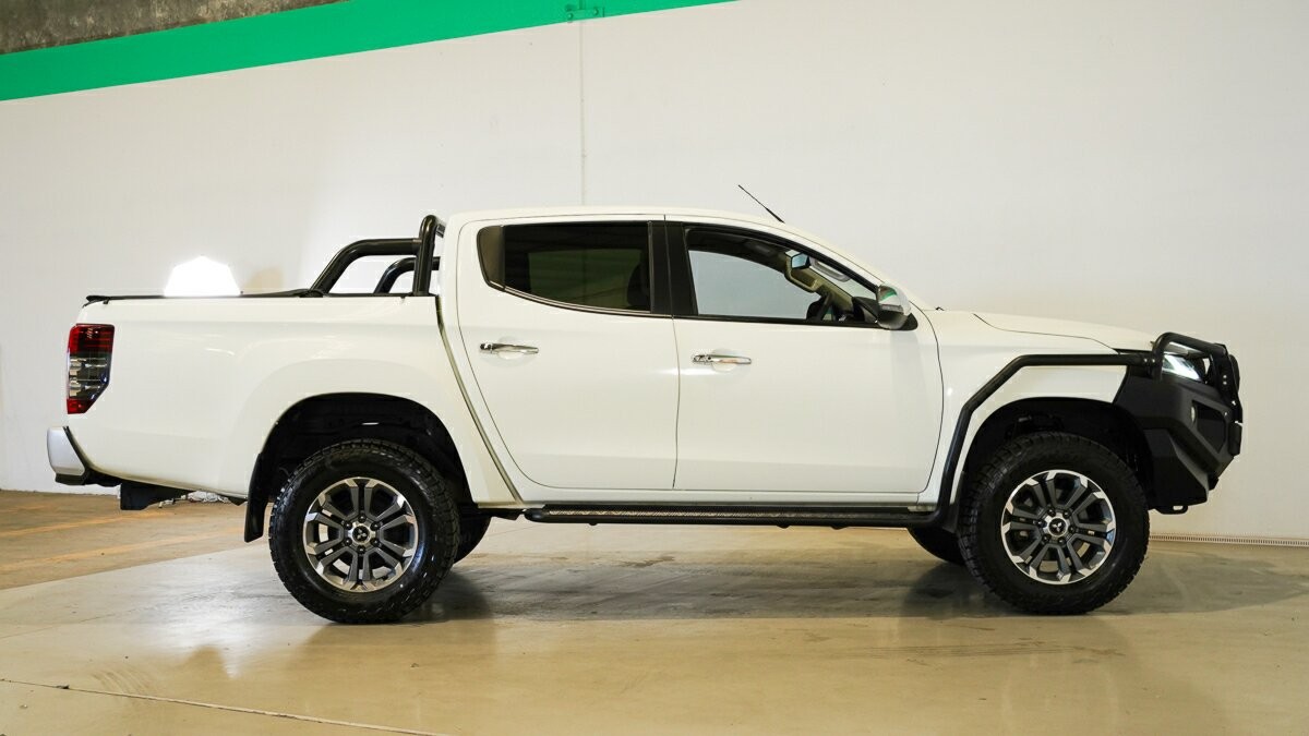 Mitsubishi Triton image 3