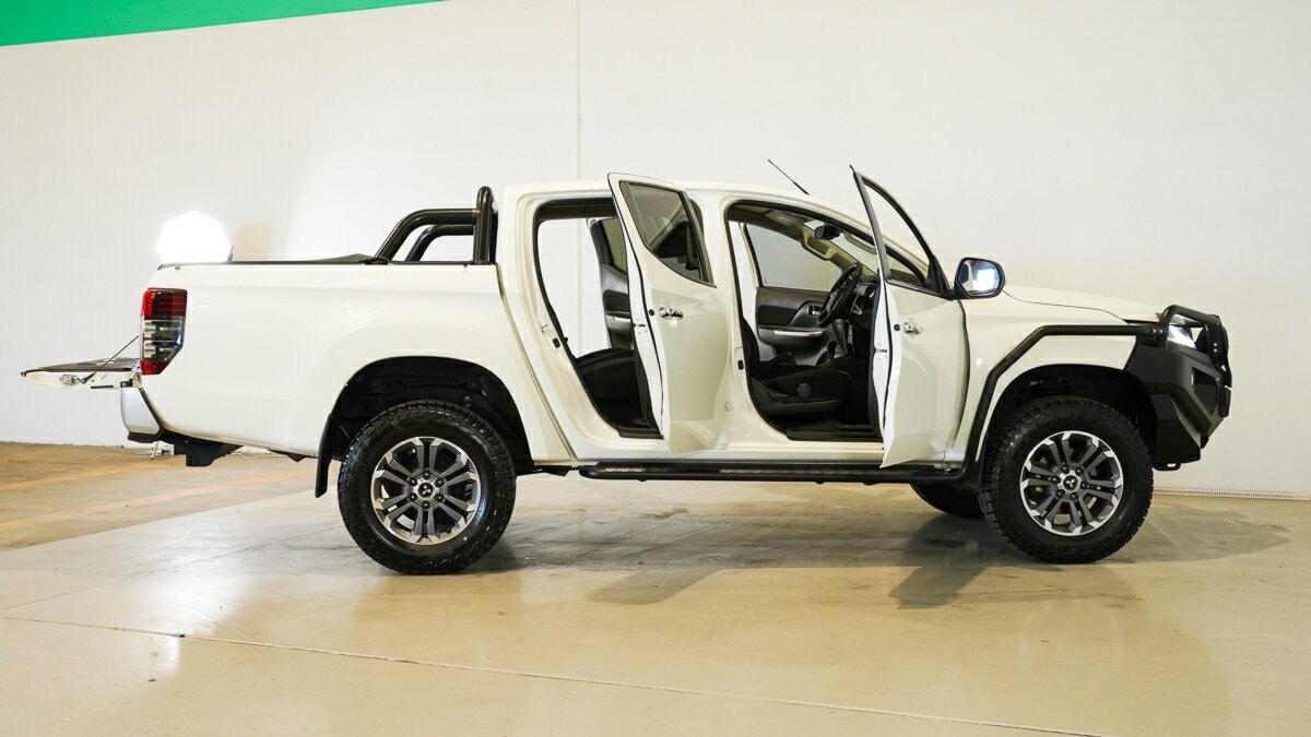 Mitsubishi Triton image 4