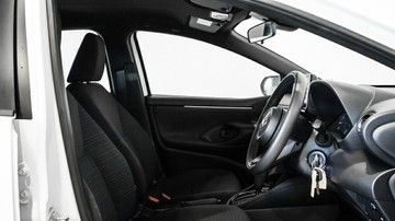 https://vehicle-cdn.autoleague.cloud/34110_1208820_6.jpg