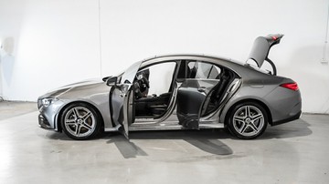 https://vehicle-cdn.autoleague.cloud/34110_1208832_15.jpg