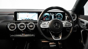 https://vehicle-cdn.autoleague.cloud/34110_1208832_26.jpg
