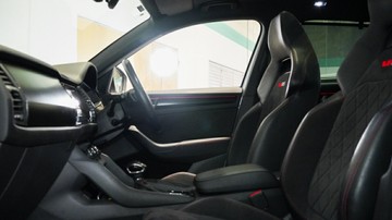 https://vehicle-cdn.autoleague.cloud/34110_1208833_18.jpg