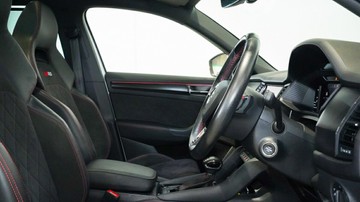 https://vehicle-cdn.autoleague.cloud/34110_1208833_6.jpg