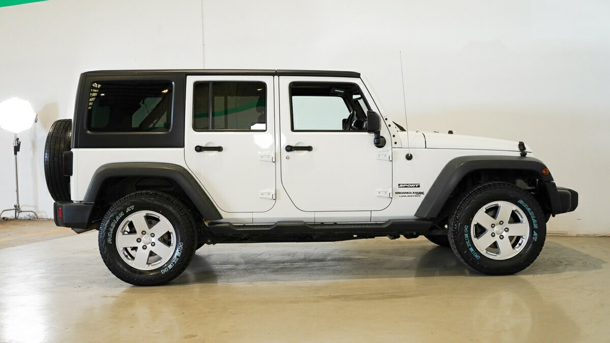Jeep Wrangler image 3