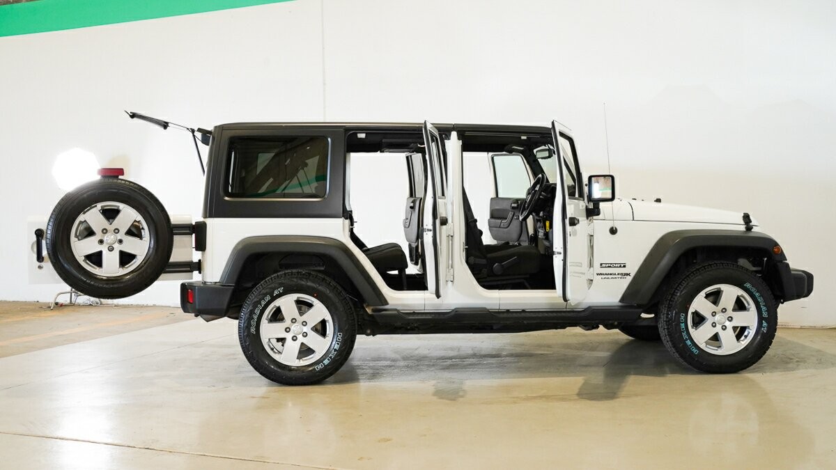 Jeep Wrangler image 4