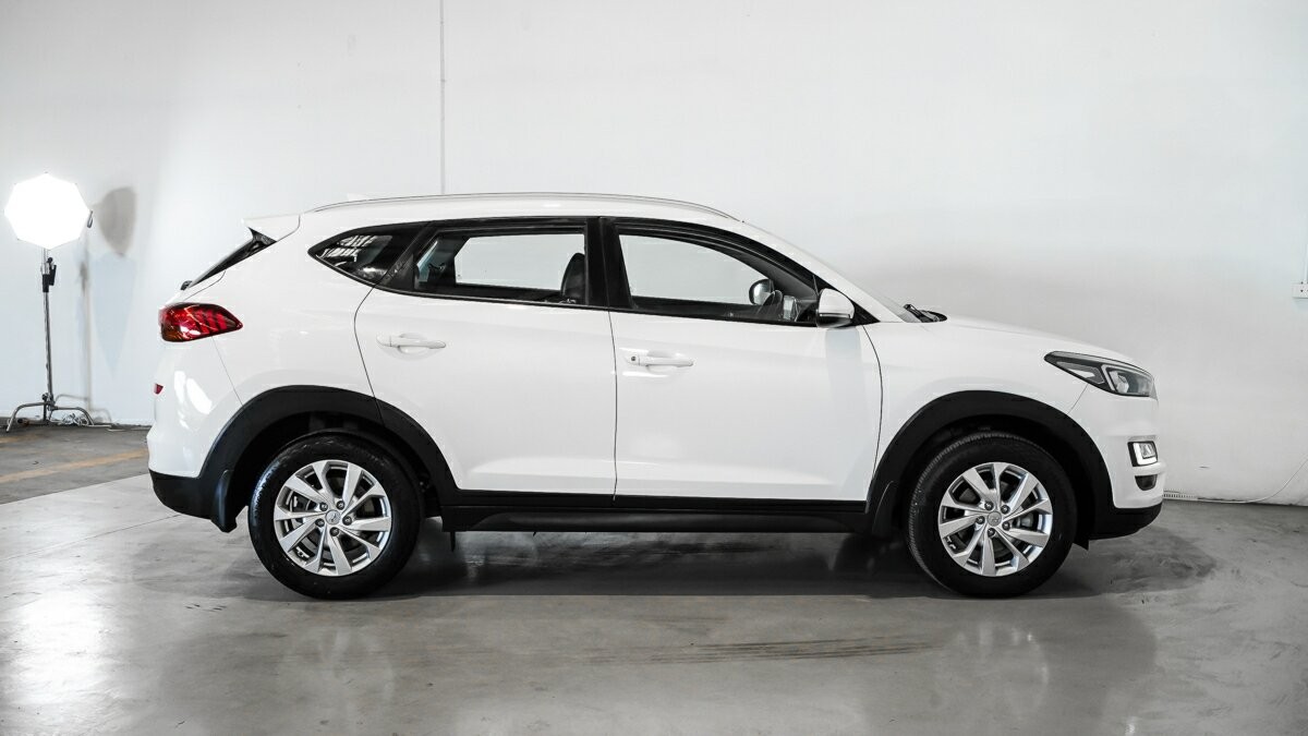 Hyundai Tucson image 3