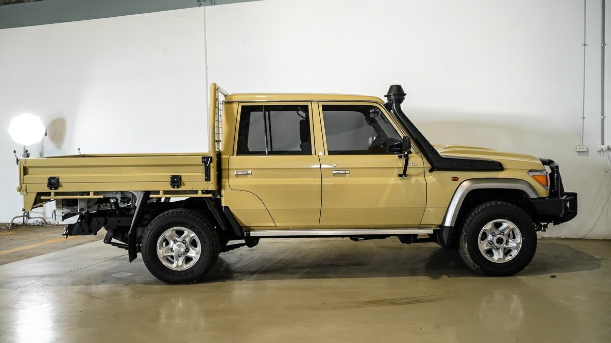 Toyota Landcruiser image 3