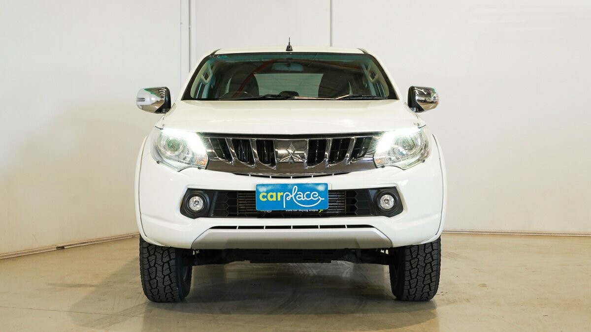 Mitsubishi Triton image 2