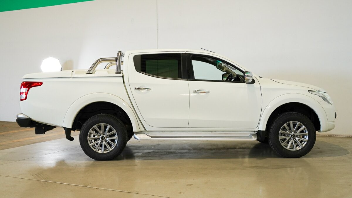 Mitsubishi Triton image 3