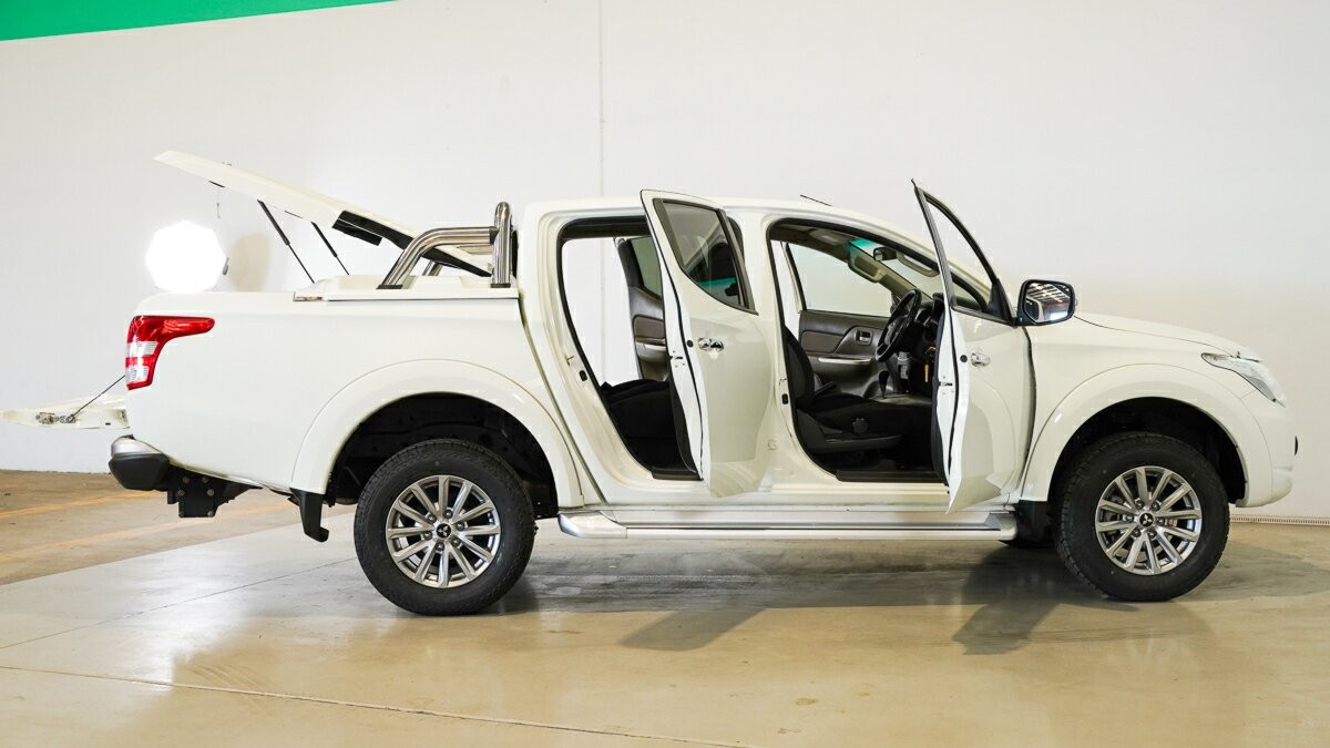 Mitsubishi Triton image 4