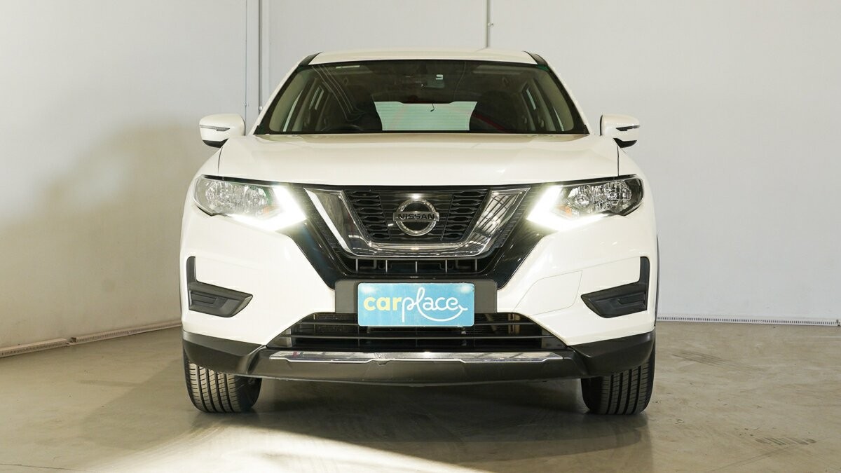 Nissan X-trail image 2