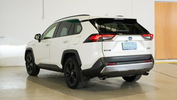 https://vehicle-cdn.autoleague.cloud/34110_1208892_8.jpg
