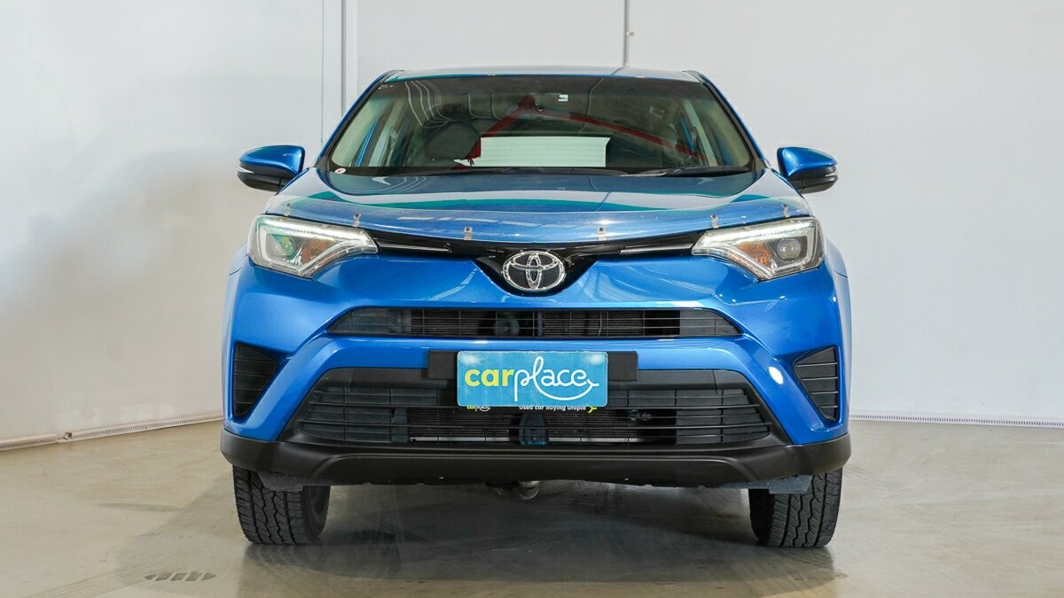 Toyota Rav4 image 2