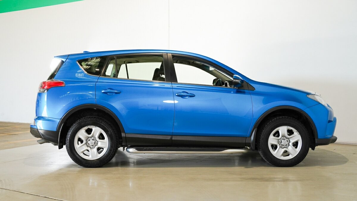 Toyota Rav4 image 3