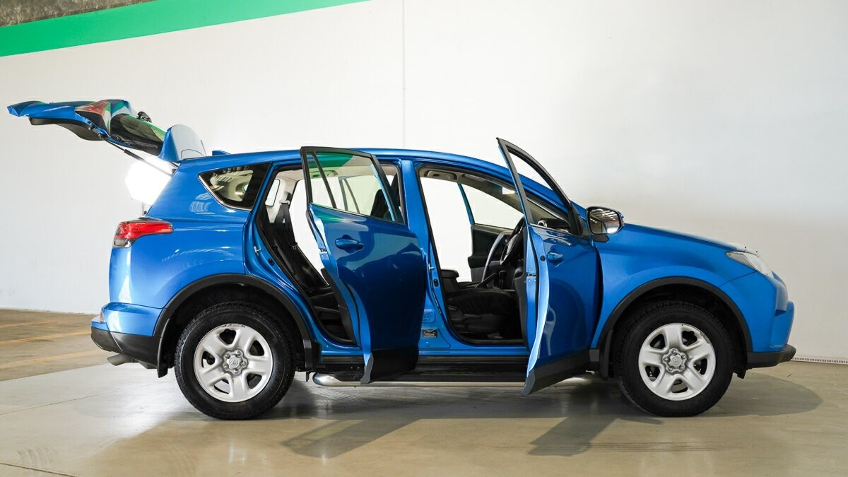 Toyota Rav4 image 4