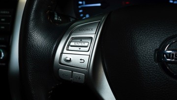 https://vehicle-cdn.autoleague.cloud/34110_1208903_17.jpg
