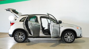 https://vehicle-cdn.autoleague.cloud/34110_1208913_4.jpg