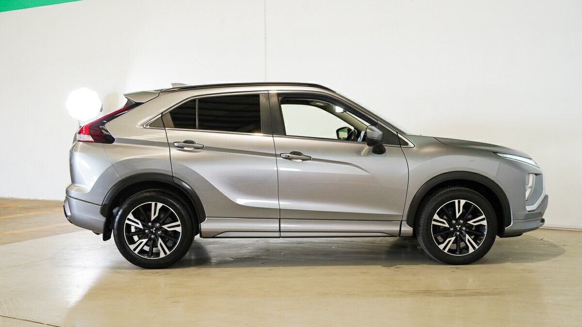 Mitsubishi Eclipse Cross image 3