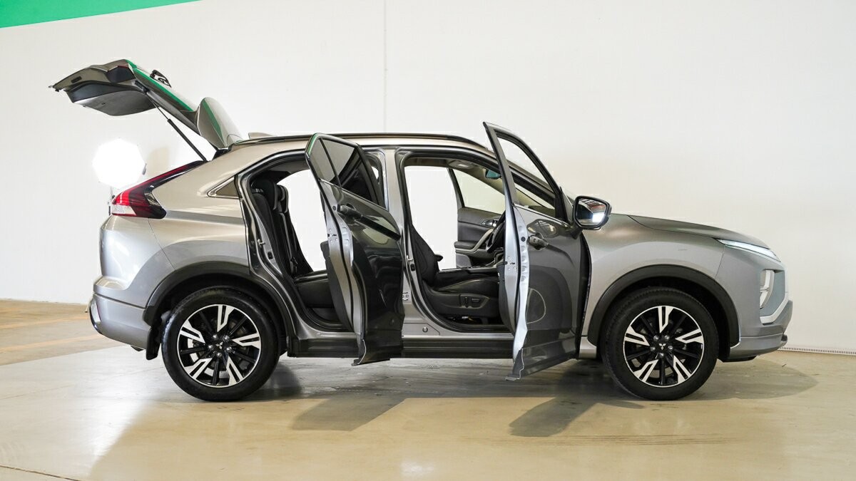 Mitsubishi Eclipse Cross image 4