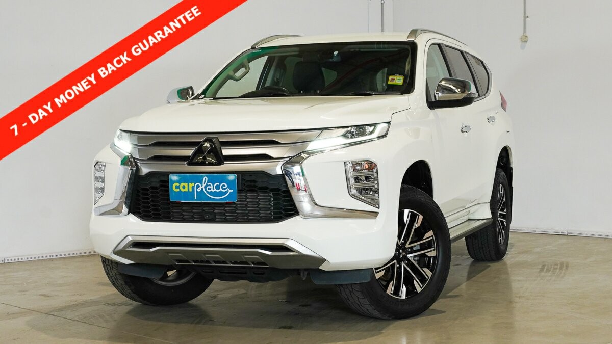 Mitsubishi Pajero Sport image 1