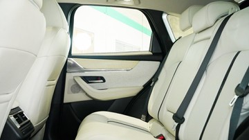 https://vehicle-cdn.autoleague.cloud/34110_1208922_19.jpg