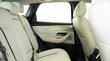 https://vehicle-cdn.autoleague.cloud/34110_1208922_7.jpg