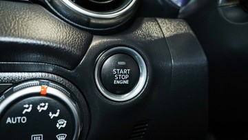 https://vehicle-cdn.autoleague.cloud/34110_1208936_22.jpg
