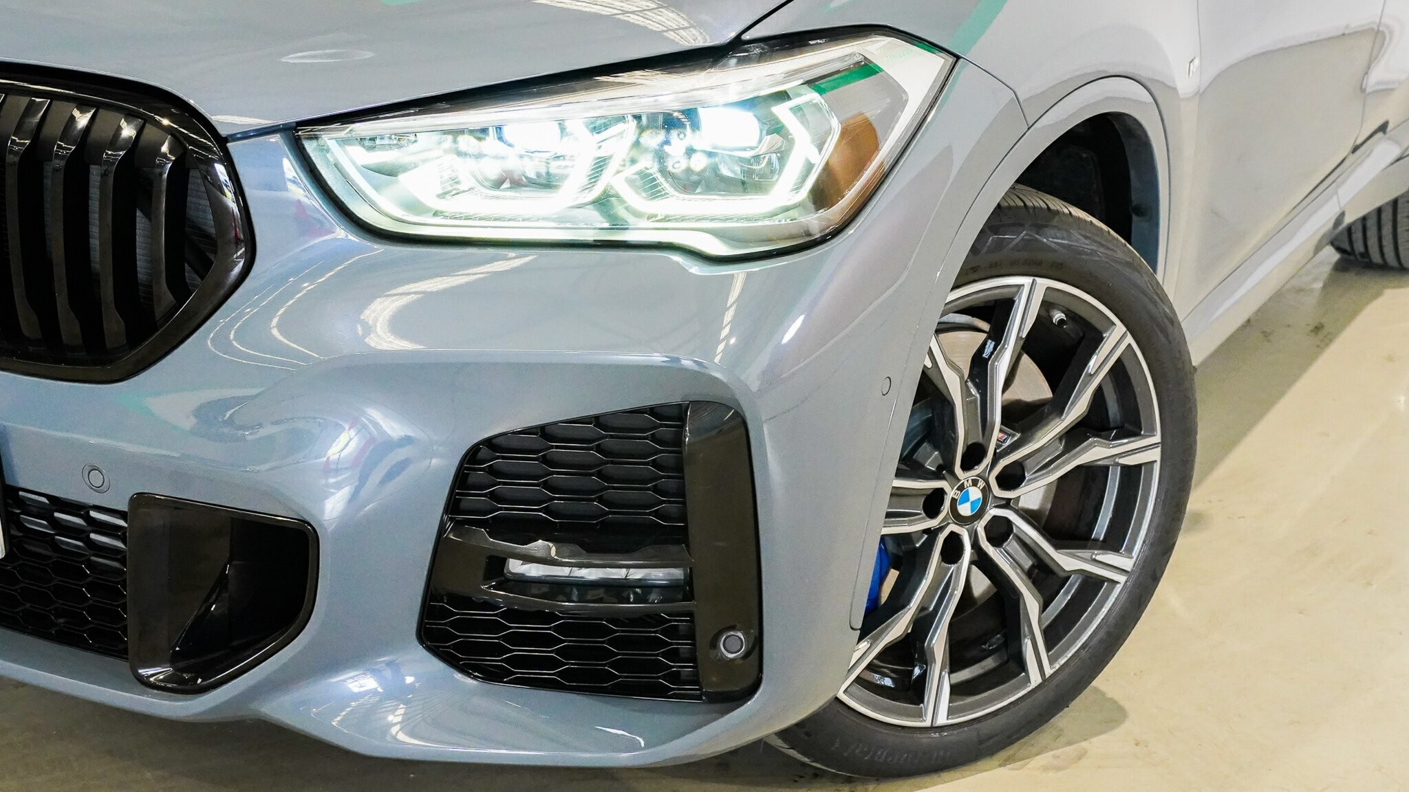 BMW X1 image 2