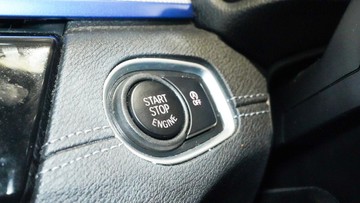 https://vehicle-cdn.autoleague.cloud/34110_1208940_20.jpg