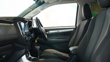 https://vehicle-cdn.autoleague.cloud/34110_1208944_18.jpg