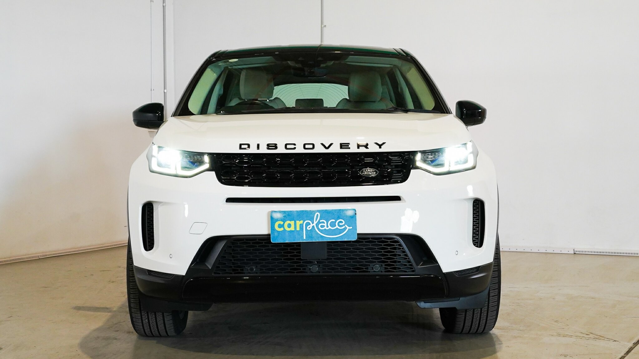 Land Rover Discovery Sport image 3