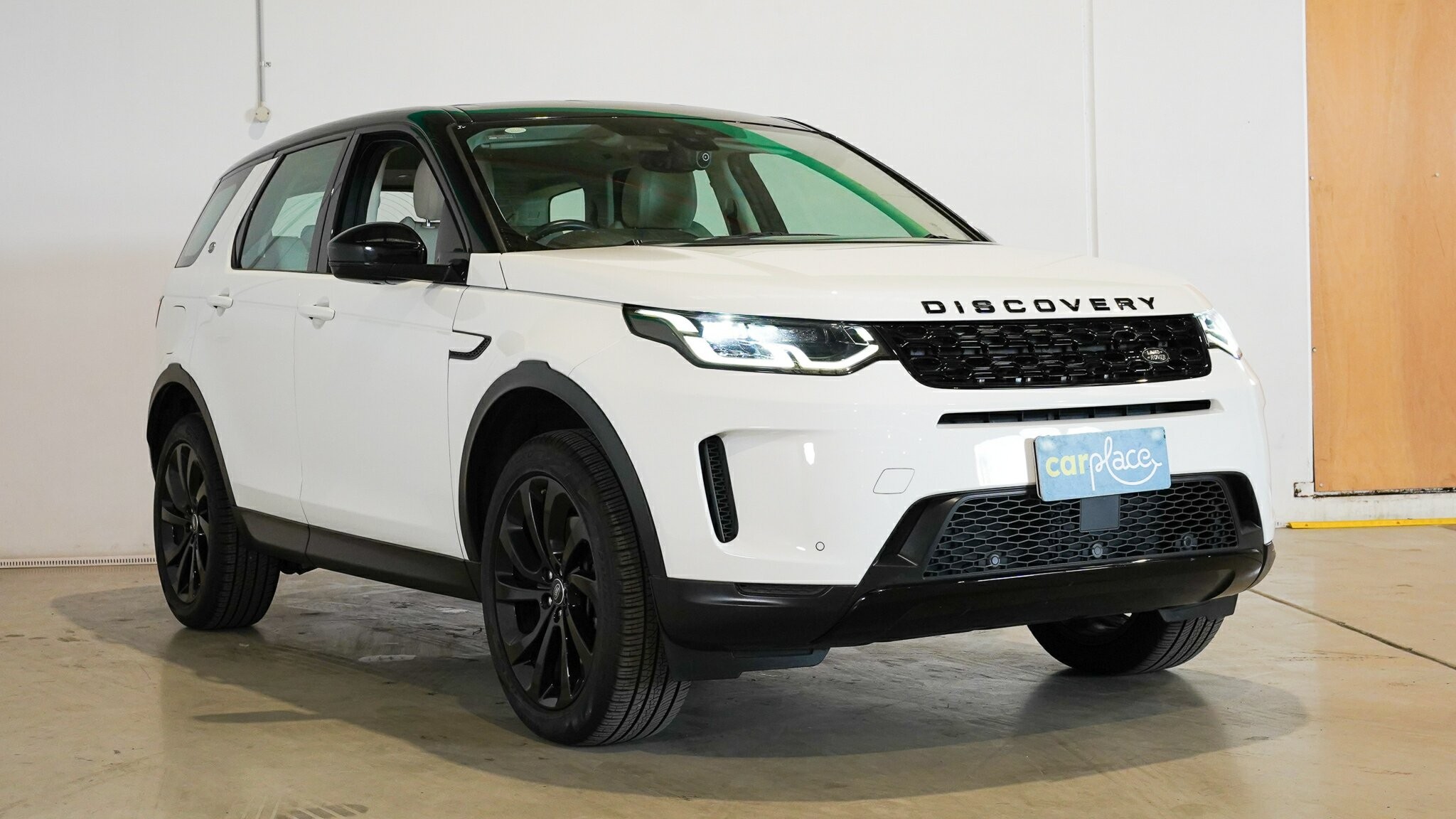 Land Rover Discovery Sport image 4