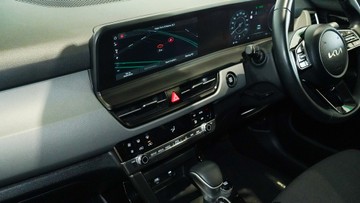 https://vehicle-cdn.autoleague.cloud/34110_1208971_24.jpg