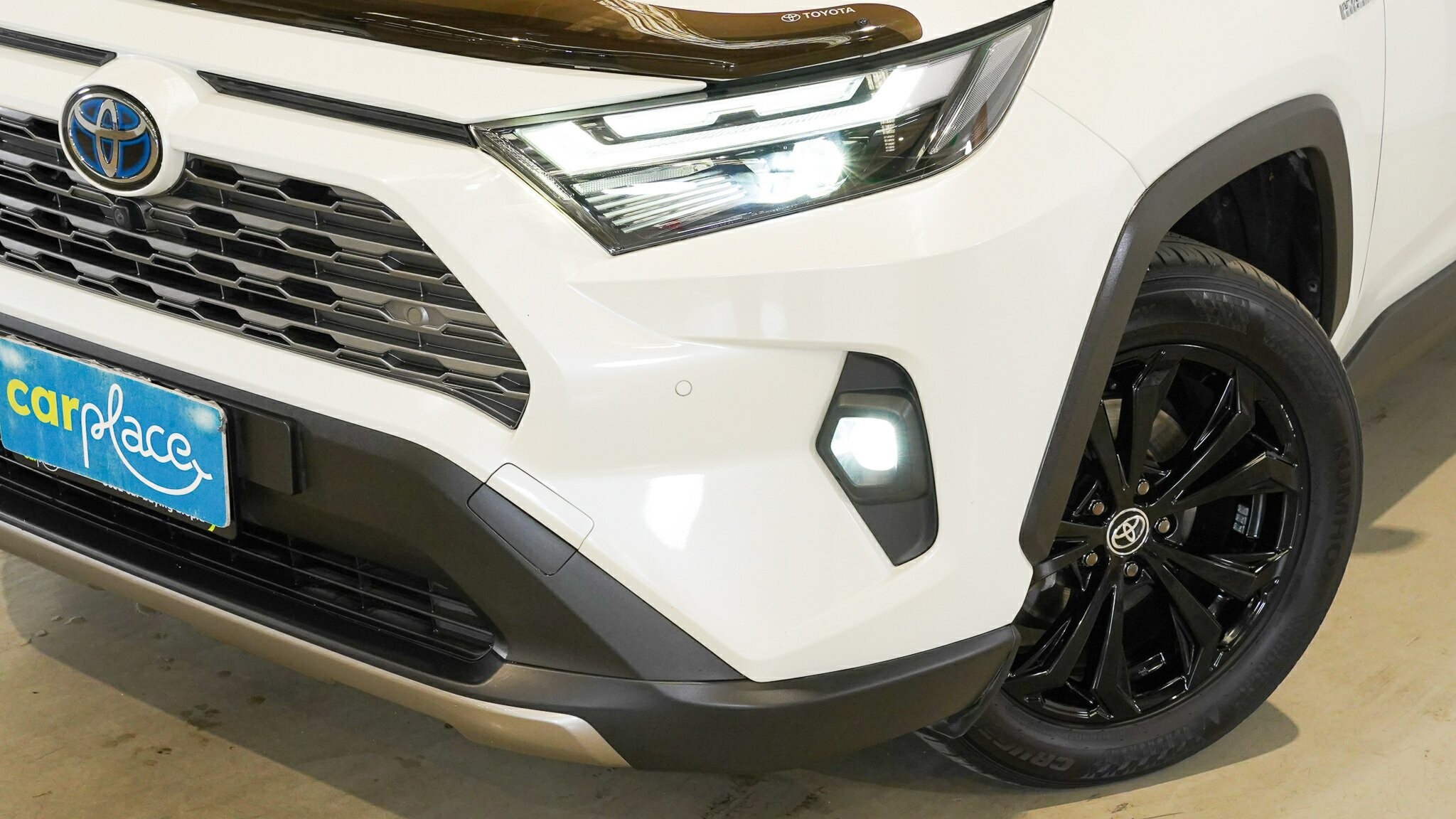 Toyota Rav4 image 2