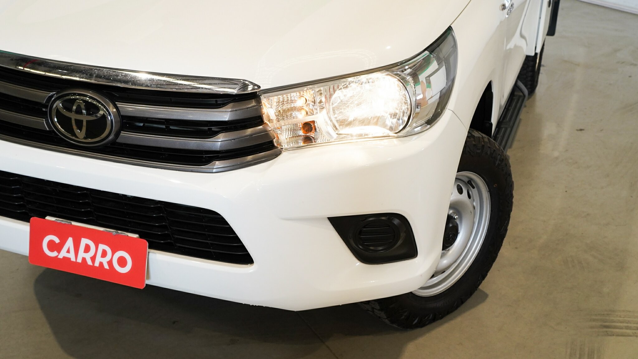 Toyota Hilux image 2