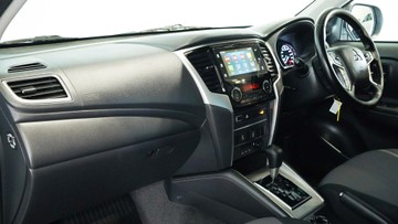 https://vehicle-cdn.autoleague.cloud/34110_1209006_21.jpg