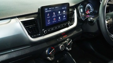 https://vehicle-cdn.autoleague.cloud/34110_1209011_23.jpg