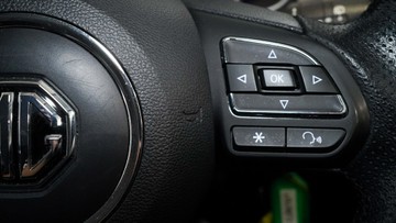 https://vehicle-cdn.autoleague.cloud/34110_1209013_13.jpg