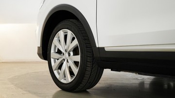 https://vehicle-cdn.autoleague.cloud/34110_1209013_5.jpg