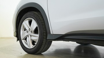 https://vehicle-cdn.autoleague.cloud/34110_1209028_5.jpg