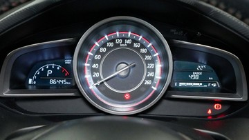 https://vehicle-cdn.autoleague.cloud/34110_1209043_18.jpg
