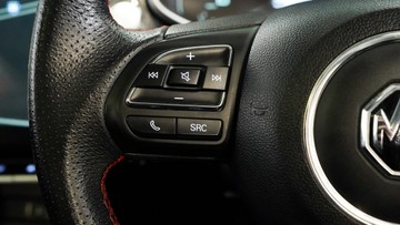 https://vehicle-cdn.autoleague.cloud/34110_1209048_18.jpg