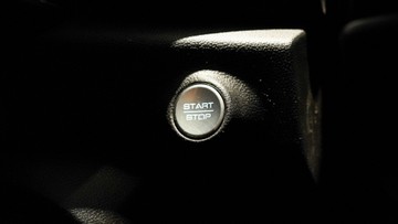 https://vehicle-cdn.autoleague.cloud/34110_1209051_22.jpg