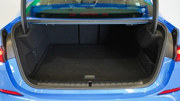 https://vehicle-cdn.autoleague.cloud/34110_1209058_9.jpg