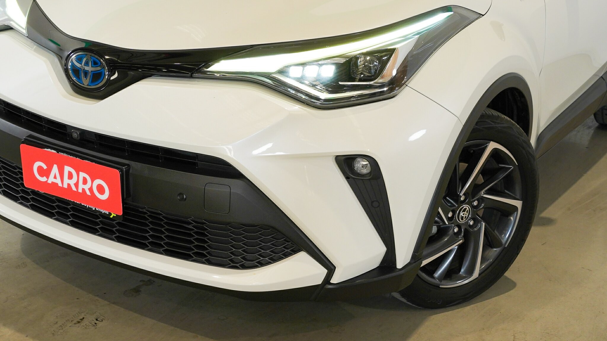Toyota C-hr image 2