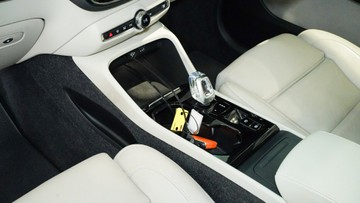 https://vehicle-cdn.autoleague.cloud/34110_1209069_23.jpg